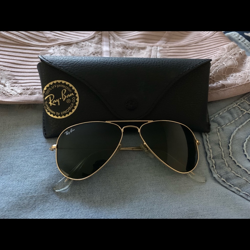 Black & Gold Aviator Ray•Bans